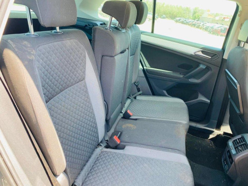  VOLKSWAGEN TIGUAN (AD1) 