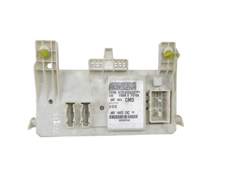 CAJA RELES / FUSIBLES