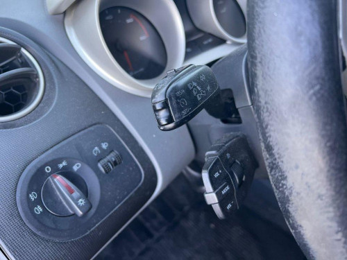 SEAT IBIZA BERLINA (6J5) — vehículo donante para recambios 