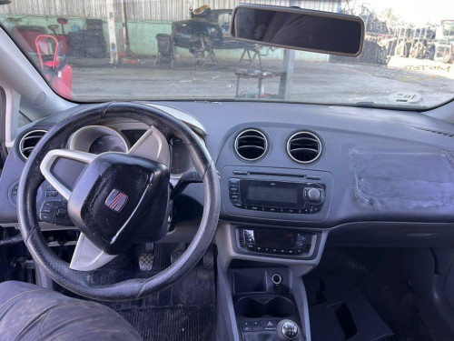 SEAT IBIZA BERLINA (6J5) — vehículo donante para recambios 