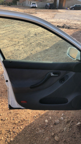 SEAT LEON (1M1) — автомобиль-донор на запчасти 