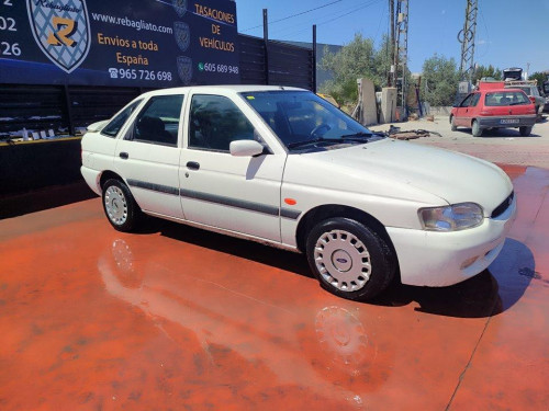  FORD ESCORT BERL./TURNIER 