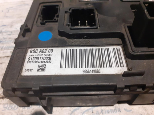  CAJA RELES / FUSIBLES 