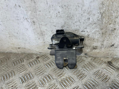 CERRADURA MALETERO / PORTON 