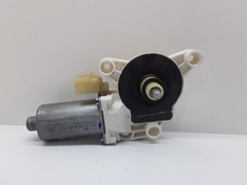 MOTOR ELEVALUNAS DELANTERO DERECHO CHRYSLER SEBRING BERLINA 