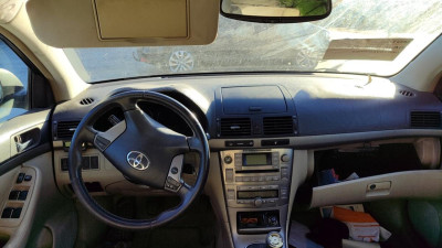 TOYOTA AVENSIS BERLINA (T25)