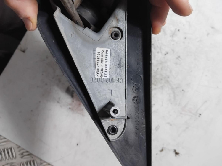 RETROVISOR IZQUIERDO Peugeot 106 (S2)(04.1996->)