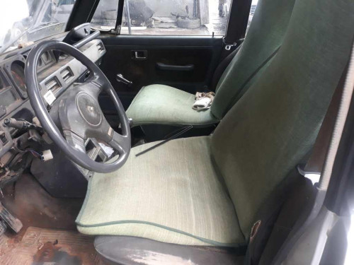 MITSUBISHI MONTERO (L040) — автомобиль-донор на запчасти 