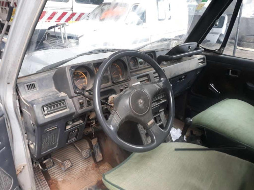 MITSUBISHI MONTERO (L040) — автомобиль-донор на запчасти 