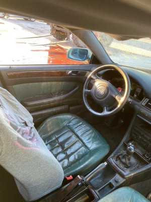 AUDI A6 BERLINA (4B2)