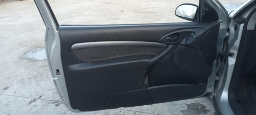  FORD FOCUS BERLINA (CAK) 
