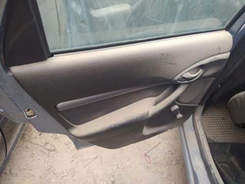  GUARNECIDO PUERTA TRASERA IZQUIERDA Ford FOCUS BERLINA (CAK) 