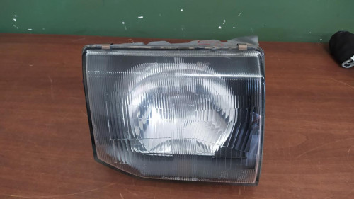 FARO DERECHO Mitsubishi MONTERO (V20/V40) 