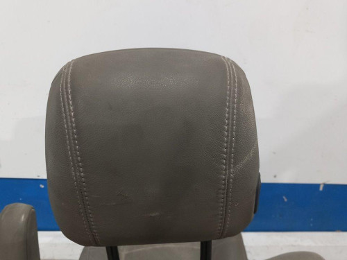  ASIENTO DELANTERO DERECHO 