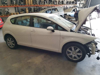SEAT LEON (1P1)