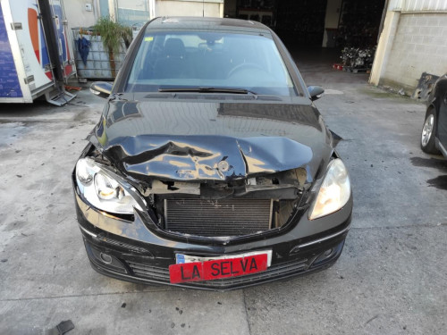 MERCEDES-BENZ CLASE B (BM 245) — vehículo donante para recambios 