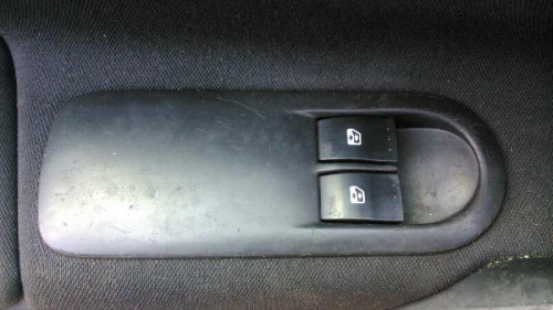  RENAULT MEGANE II BERLINA 3P 