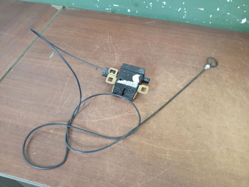 CERRADURA MALETERO / PORTON 