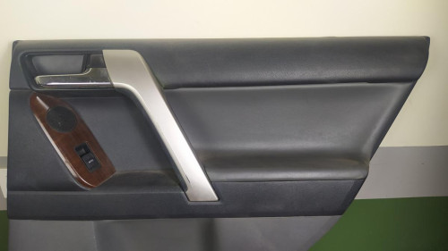 GUARNECIDO PUERTA TRASERA DERECHA Toyota LAND CRUISER (J15) 