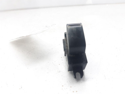 MANDO ELEVALUNAS DELANTERO DERECHO, NISSAN, PRIMERA BERLINA (P12)