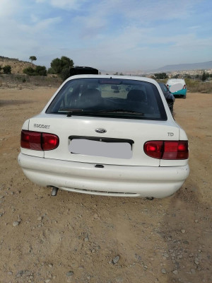 FORD ESCORT BERL./TURNIER