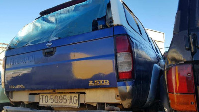 NISSAN PICKUP (D22)