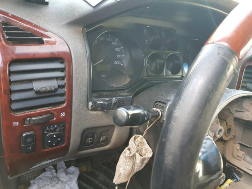 MITSUBISHI MONTERO (V60/V70) — vehículo donante para recambios 