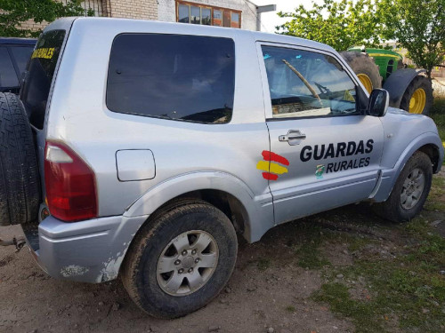 MITSUBISHI MONTERO (V60/V70) — vehículo donante para recambios 