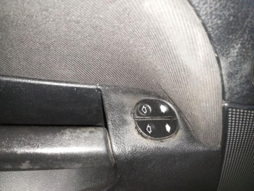MANDO ELEVALUNAS DELANTERO IZQUIERDO Ford FIESTA (CBK) 