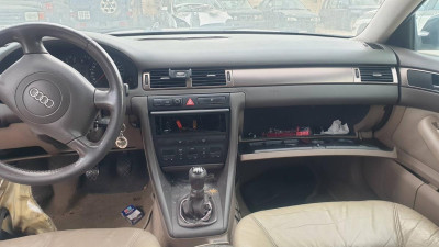 AUDI A6 BERLINA (4B2)