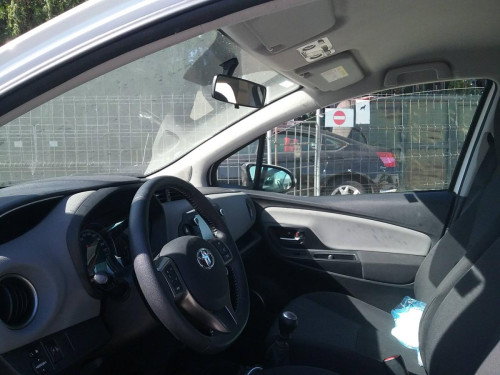  TOYOTA YARIS (P13) 