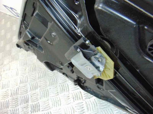  MERCEDES-BENZ CLASE C (BM 205) BERLINA 