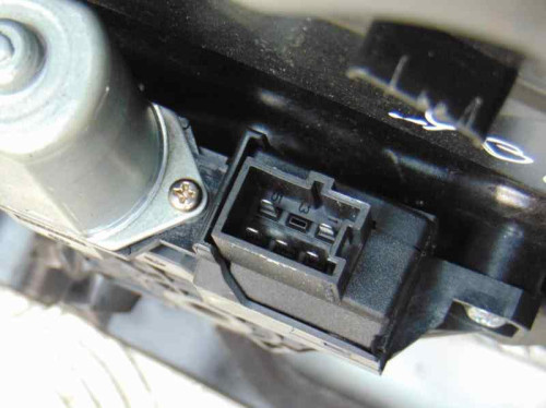  MERCEDES-BENZ CLASE C (BM 205) BERLINA 