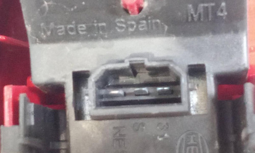  PILOTO TRASERO DERECHO INTERIOR 