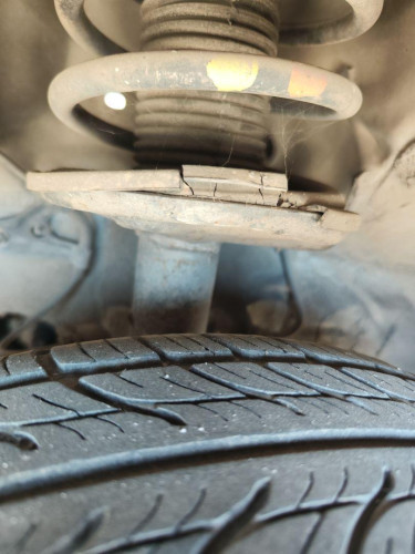 AMORTIGUADOR DELANTERO DERECHO Toyota COROLLA (E11) 