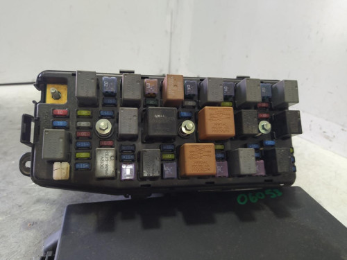  CAJA RELES / FUSIBLES Renault MEGANE I CLASSIC (LA0) 
