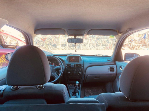NISSAN ALMERA (N16/E) — vehículo donante para recambios 