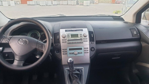  TOYOTA COROLLA VERSO (R1) 