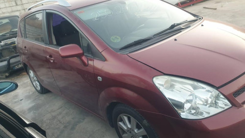  TOYOTA COROLLA VERSO (R1) 