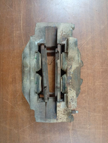 PINZA DE FRENO DELANTERA IZQUIERDA Toyota HILUX (KUN) 