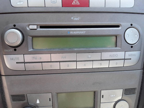SISTEMA AUDIO / RADIO CD Fiat LINEA (110) 