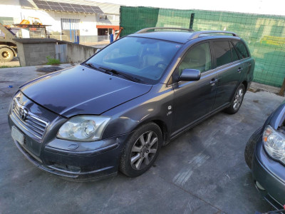 TOYOTA AVENSIS WAGON (T25)