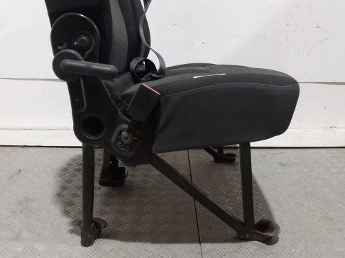  ASIENTO DELANTERO DERECHO RENAULT MASTER III CAJA CERRADA 