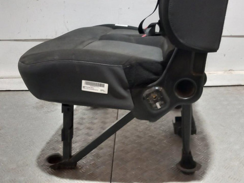  ASIENTO DELANTERO DERECHO RENAULT MASTER III CAJA CERRADA 