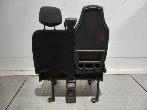  ASIENTO DELANTERO DERECHO RENAULT MASTER III CAJA CERRADA 