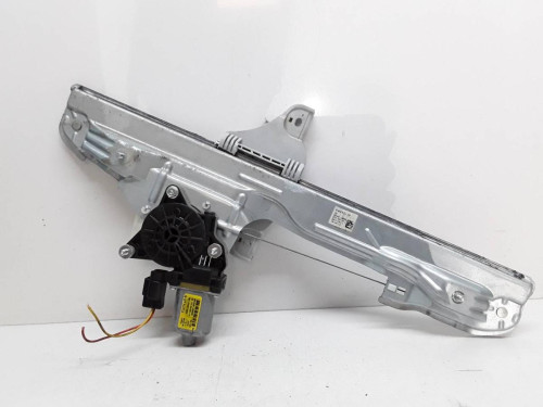 ELEVALUNAS DELANTERO DERECHO Hyundai KONA (OS) 