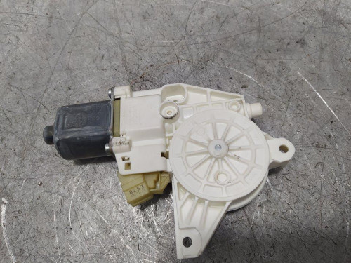 MOTOR ELEVALUNAS TRASERO DERECHO Mercedes-Benz CLASE C (BM 204) BERLINA 