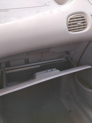 GUANTERA Nissan ALMERA TINO (V10M) 