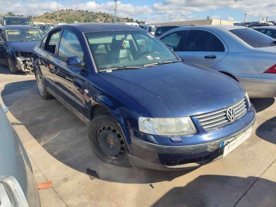 VOLKSWAGEN PASSAT BERLINA (3B2)