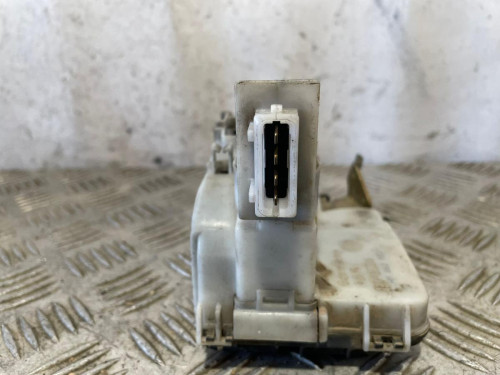  CERRADURA PUERTA DELANTERA IZQUIERDA 